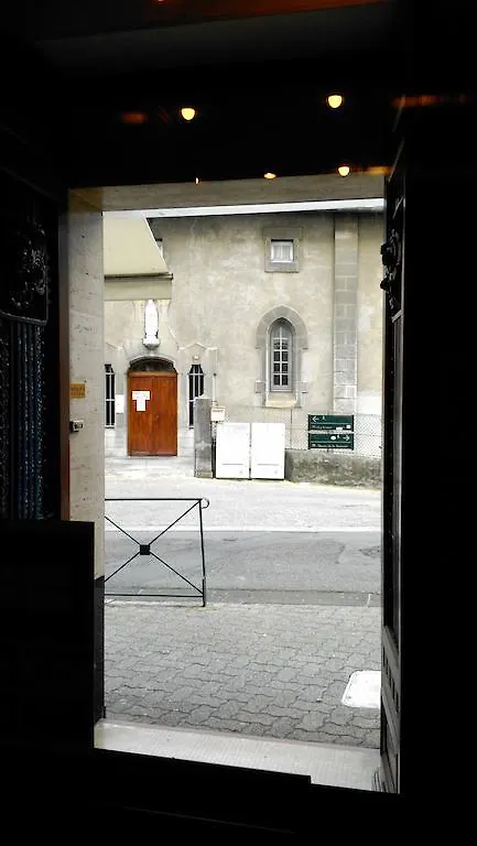 Hotel Des Arts Lourdes 2*,